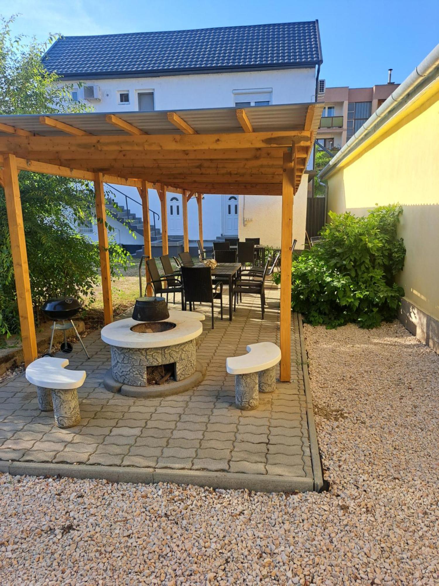 Belvarosi Lux Apartman Вашарошнамень Экстерьер фото
